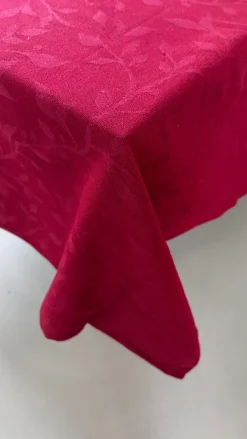 Dug i Jacquard METTE (140x270cm) Kirsebær Rød