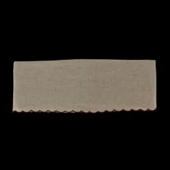 Dug m. Rød Broderi Kant. (140x180cm)