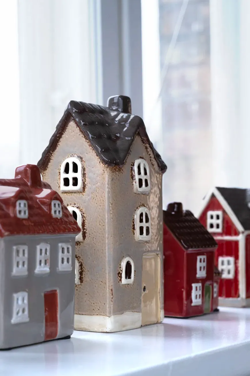 House for T-light, (H17xW8xD7cm) Beige