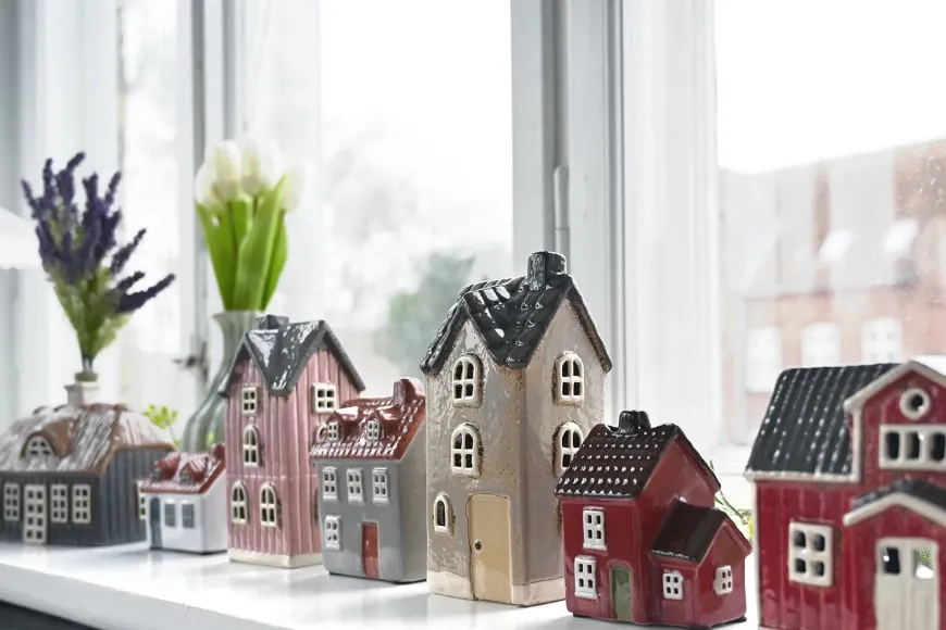 House for T-light, (H17xW8xD7cm) Beige