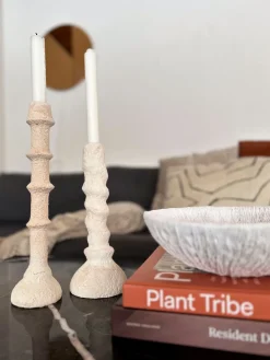 Lysestage. (Ø7,5x31cm).Beige