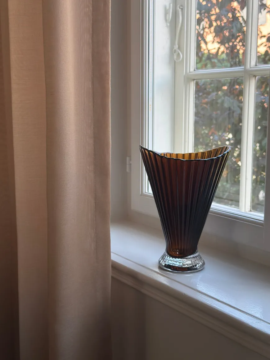 Vase ELVIN (16,5x15 x 21,5cm) Brun